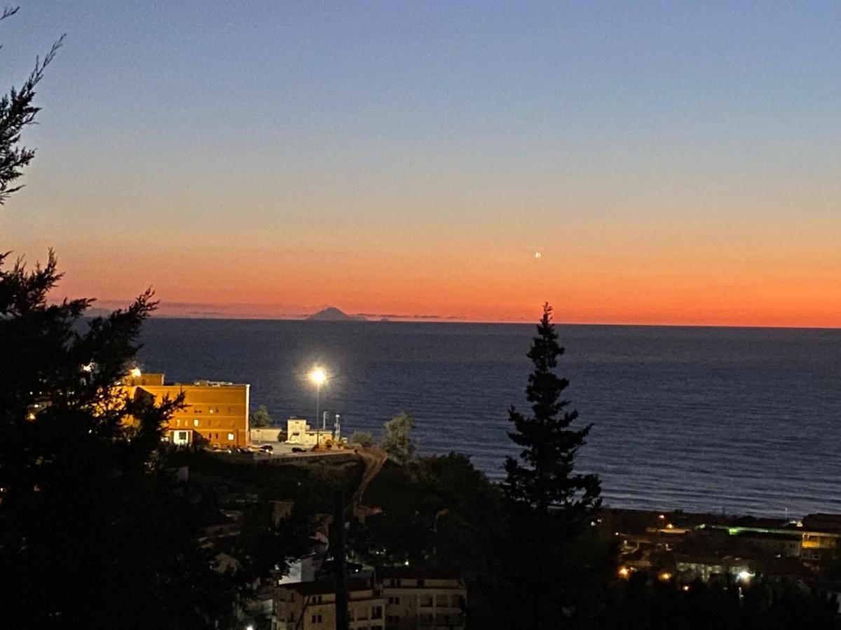 Vista Stromboli Lejlighedshotel Paola Eksteriør billede