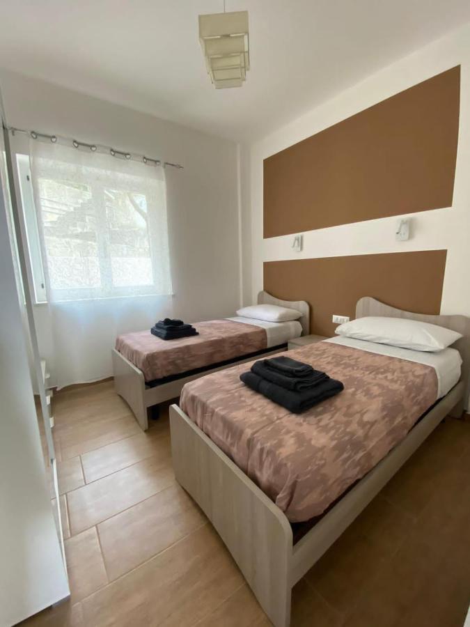 Vista Stromboli Lejlighedshotel Paola Eksteriør billede
